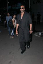 Ajay Devgan snapped at airport on 25th Oct 2015